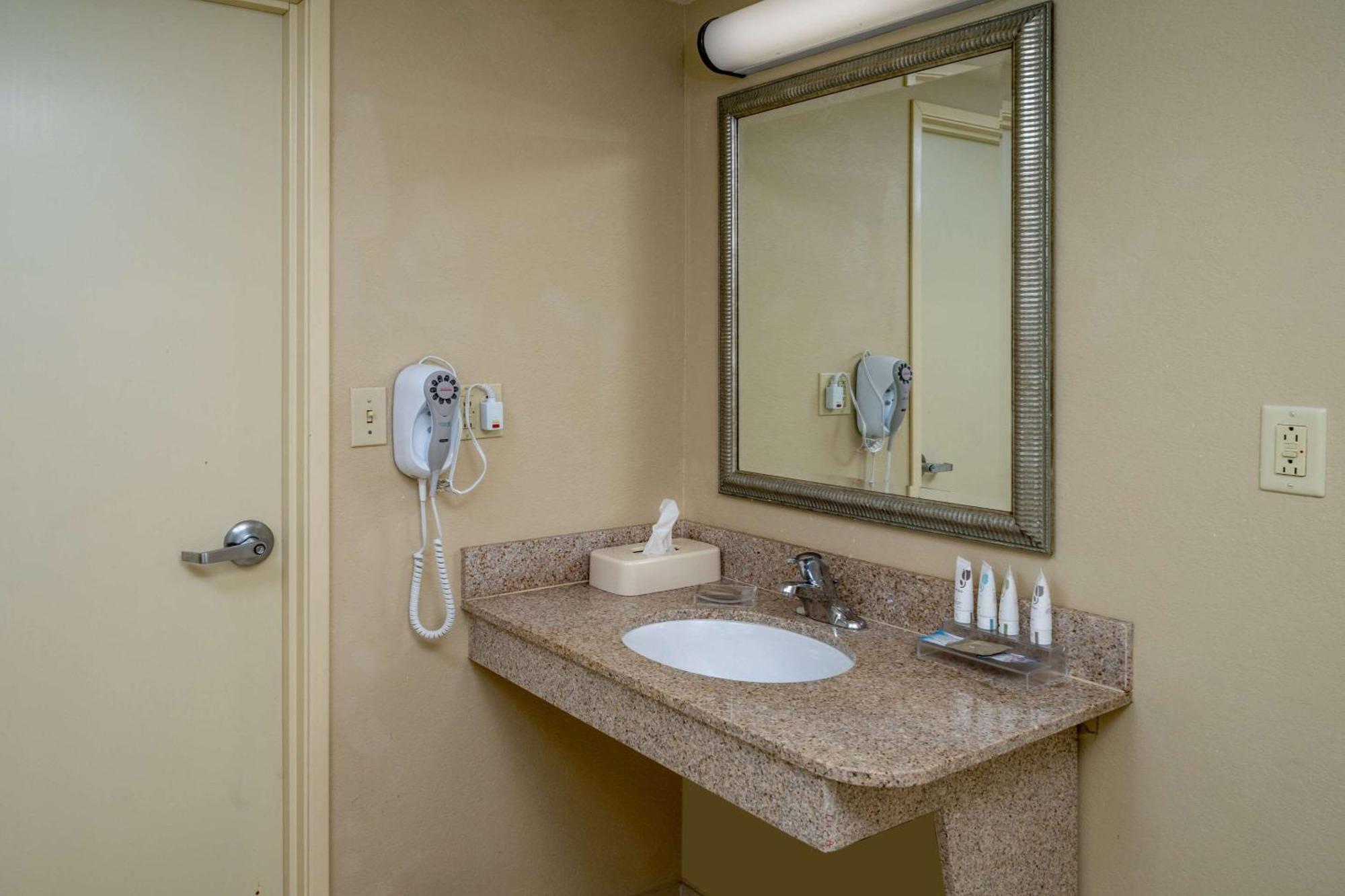 Country Inn & Suites By Radisson, Princeton, Wv Εξωτερικό φωτογραφία